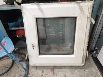 Plastove okno male 60x60 - 1