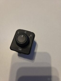 Prepínač nastavenia spätných zrkadiel