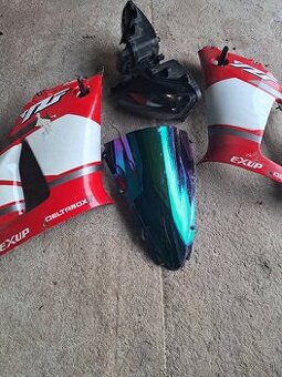 Predám predné svetlo plasty R1