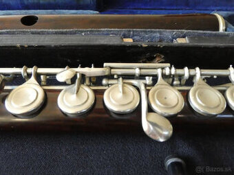 Historická flauta z palisandru Isidor Thomas Lot okolo roku