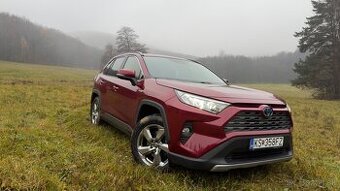 Toyota RAV4 2022 hybrid 4x4 odpočet DPH