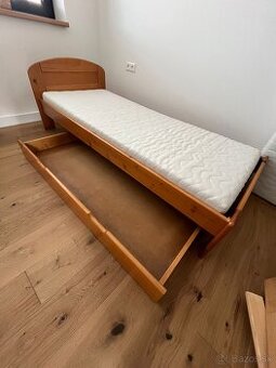 Predam drevennu postel na matrac 200x80