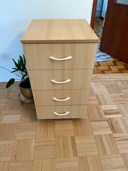 Skrinka so šuflikmi