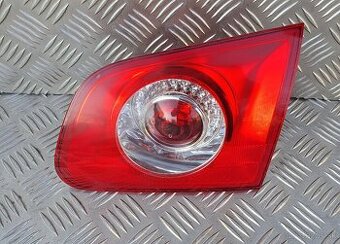 ZADNÉ SVETLO - VW PASSAT B6 VARIANT