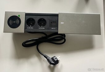 Predám zabudovateľnú elektrickú zásuvku do stola