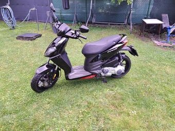 Predám aprilia 125 sportcity