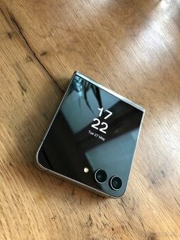 Samsung Galaxy Flip 5