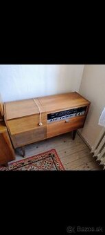 Predám vintage rádio-skriňu Tesla – skvost 60. rokov