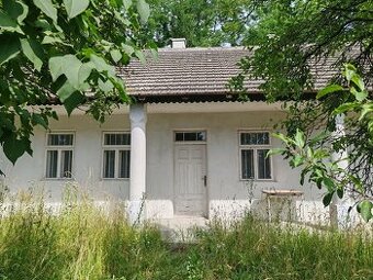 Na predaj historický rodinný dom a 3930 m2 pozemok