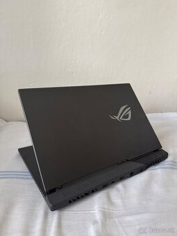 Asus ROG Strix (3060, Ryzen 7)