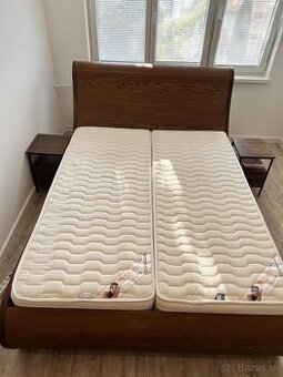 Manželská posteľ z dubového masívu + 2x nočný stolík
