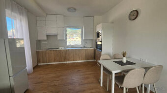 Prenájom nového 2 izbového bytu v centre - 1