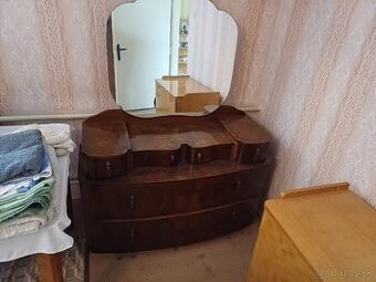 Starožitná spálňa