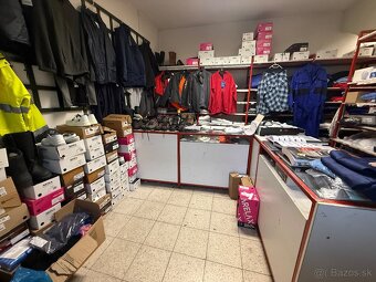 Na prenájom obchodný priestor 20m2 - Voľný ihned