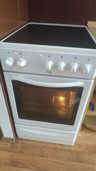 Predam sklokeramicky sporak MORA