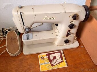 Šijací stroj Lada
