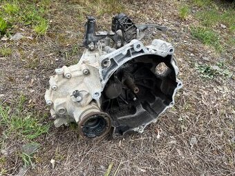 Skoda fabia 2 1,2 htp 51 kw prevodovka starter poloosi