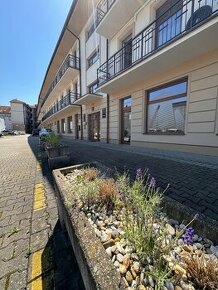 NA PREDAJ• Kancelária v centre mesta Trenčín• 70m2