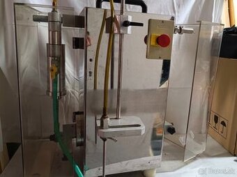 poloautomatická plnička s príslušenstvom