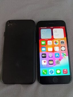 Apple iPhone SE 2020 64GB čierny top stav