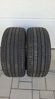 235/45R18