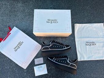 Alexander McQueen black tenisky,