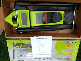 Nizkoprofilovy zdvihak