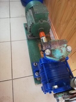 Dvojstupňové čerpadlo