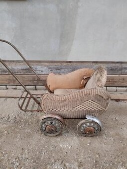 Retro kočík z roku 1958