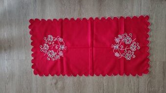 Vyšívaný obrúsok