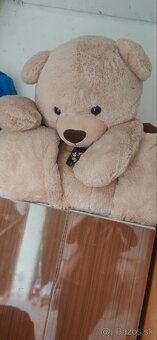 Veľký plyšový medveď plyšak
