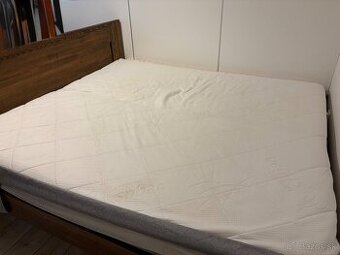 Drevená posteľ masív 180x200