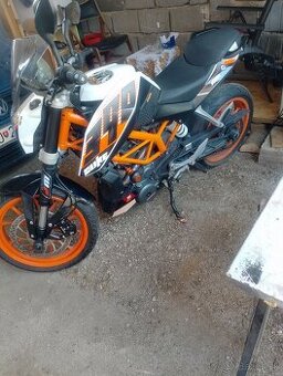 KTM 390 Duke