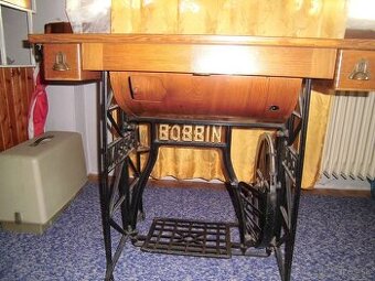 Šijací stroj Bobbin