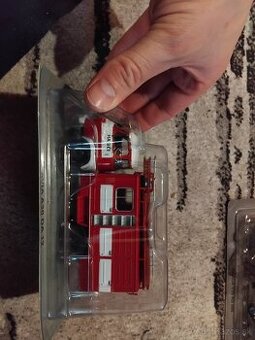 Kultovné nákladiaky minulej éry  1:43