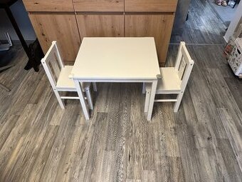 Detský stolík a stoličky