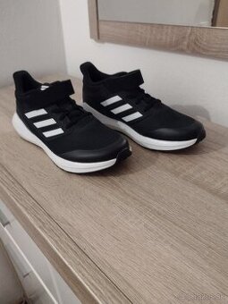 Adidas tenisky veľkosť 39