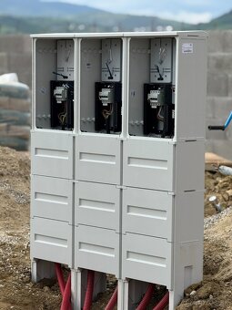 ORAVA🔌 ELEKTROINŠTALÁCIE – REVÍZIE – BLESKOZVODY – PRÍPOJKY