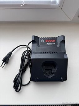 Bosch GAL 12V-40 Nabíjačka aku náradia