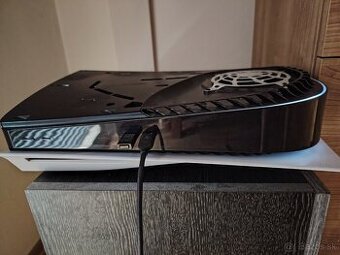 PS5 z mechanikou