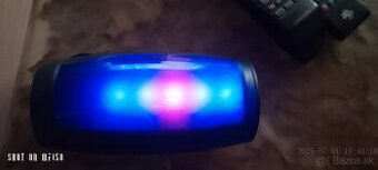 Bluetooth reproduktor s radiom