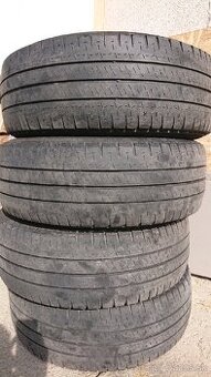 Michelin agilis 215/60 r17C