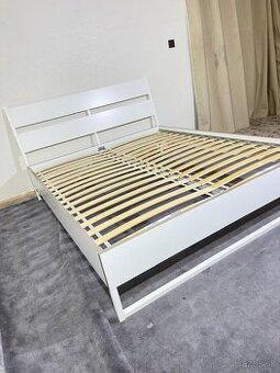 Manželská posteľ (IKEA)