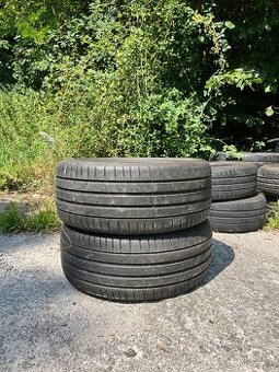 HANKOOK 245/45/R18 - 1