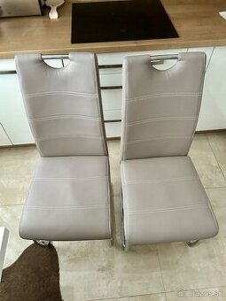 Jedálenske stoličky