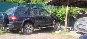 Predám Opel Fronteru 2.2 benzin