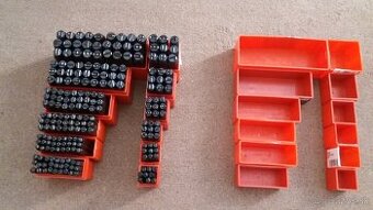 Raznice-drevo,kov,koža