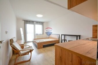 PRENÁJOM, garzónka, dom Merťuky, Poprad, Ul. Suchoňova, park