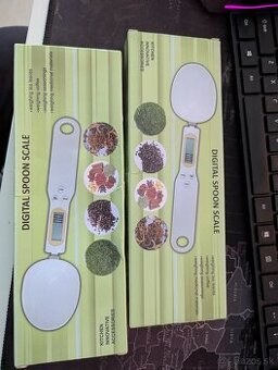 Digitalna kuchynska vaha v tvare polievkovej lyzice