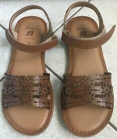 Dievčenské sandále, veľkosť 34
